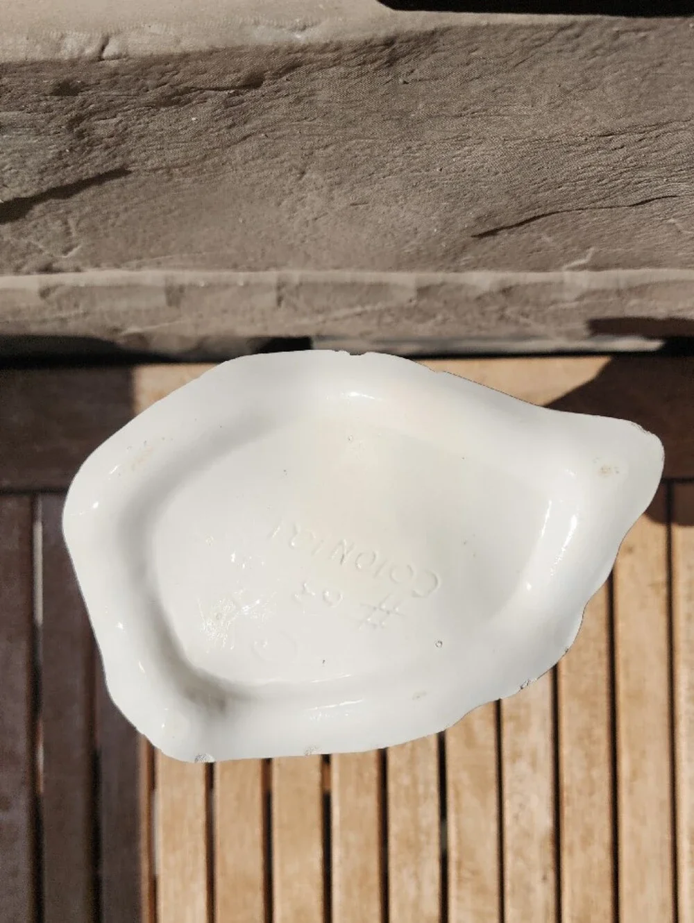 N/A white ceramic